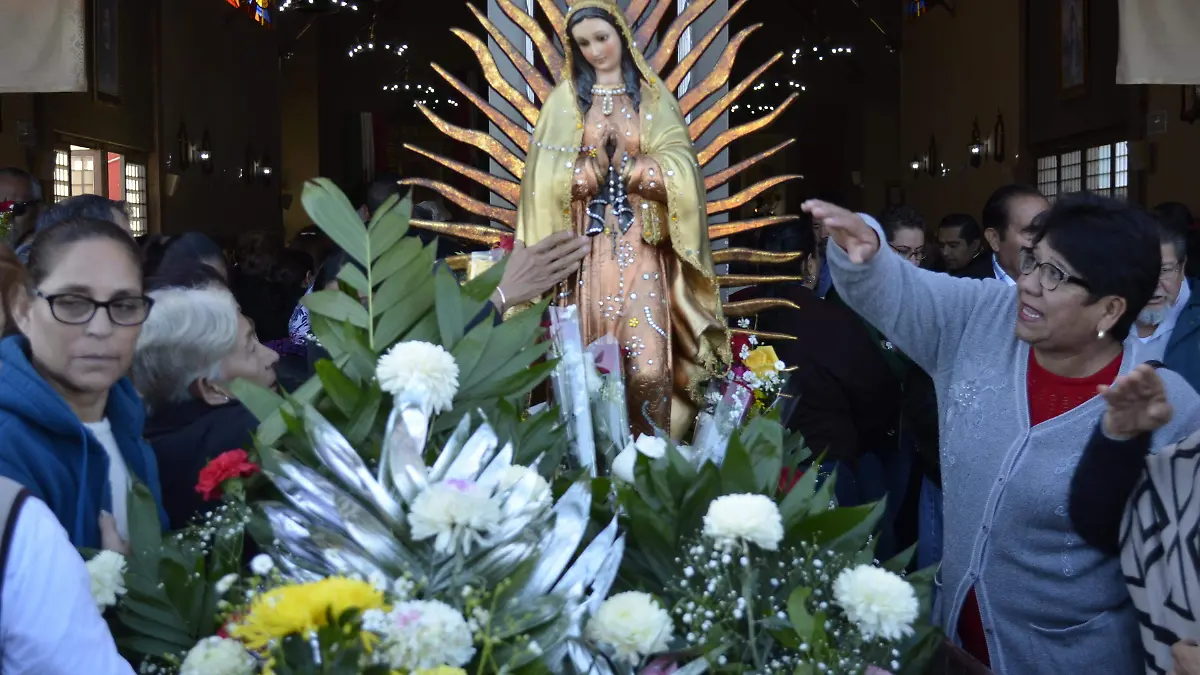 Figura de la virgen